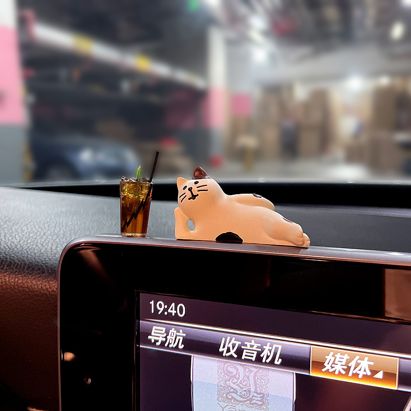 汽车摆件车内饰品冰咖啡车载中控台显示屏幕趴趴小猫车上装饰用品