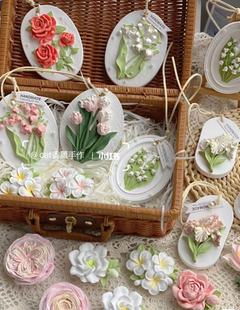 香薰石膏挂牌铃兰花模具DIY汽车扩香挂件衣橱香片玫瑰花牌硅胶模