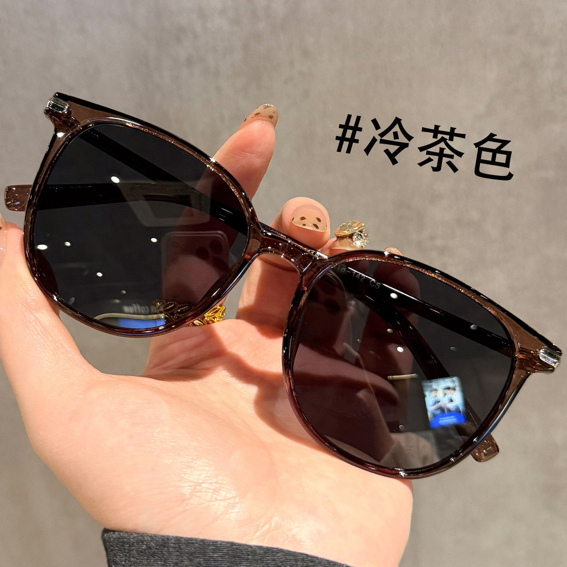 超轻韩版紫粉色偏光墨镜女款感防紫外线圆形太阳眼镜开车专用