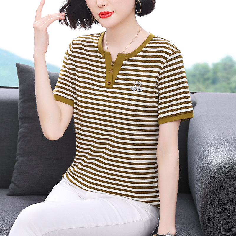 妈妈夏季V领短袖T恤女2025新款宽松中年女士纯棉条纹宽松半袖上衣