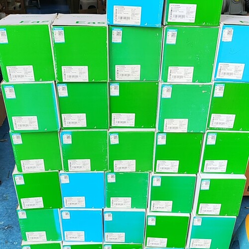 交流接触器LC1E160M5N，带一开一闭辅助。 议价