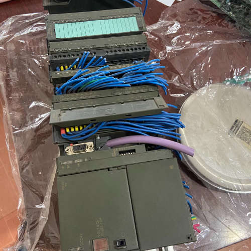 西门子PLC，307-1EA00-0AA0 1个，有破损，3可邮寄维修  翻新