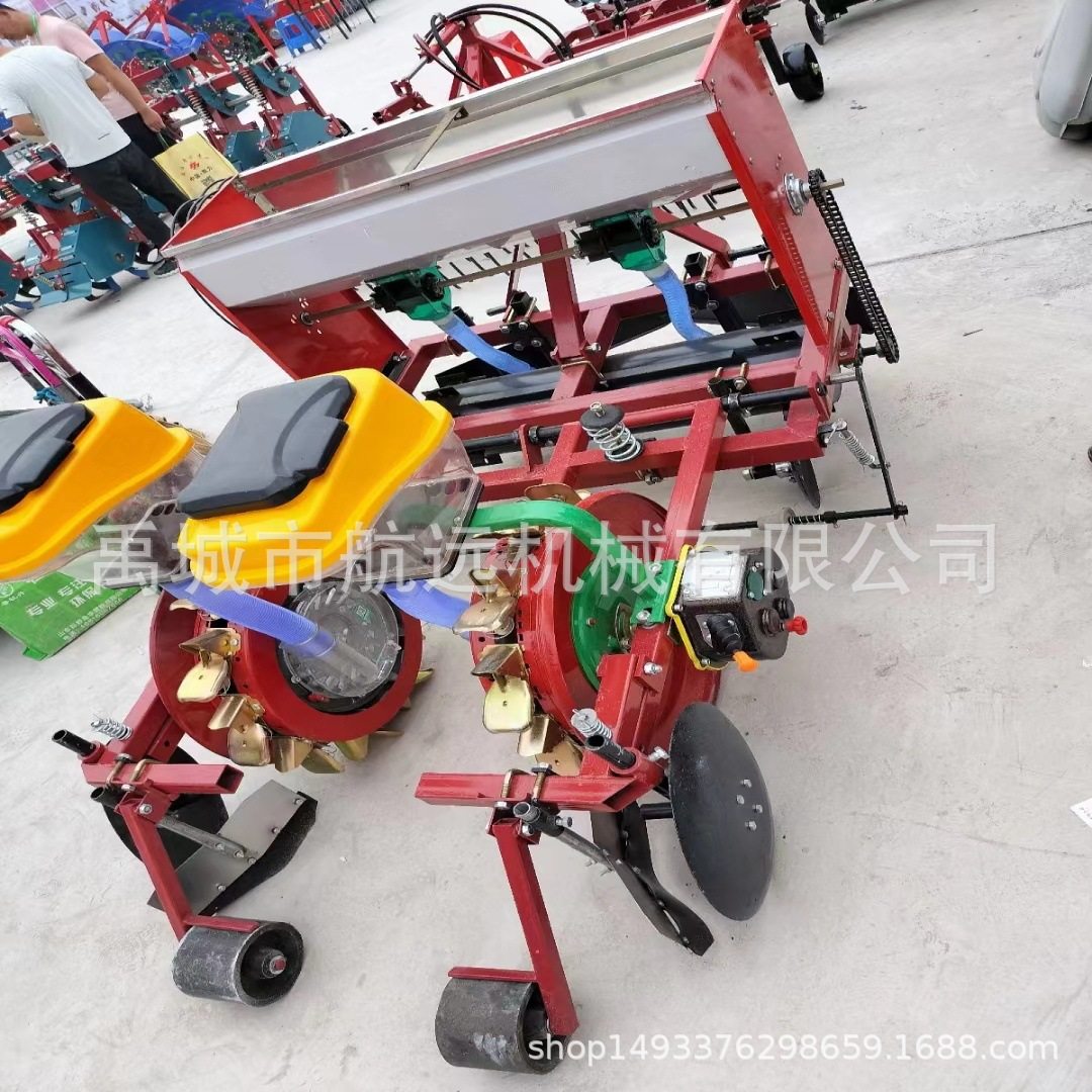 2行玉米膜上播种机 3行4行玉米葵花毛豆油葵多功能播种施肥覆膜机