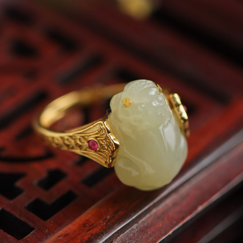 天然和田玉貔貅戒指46