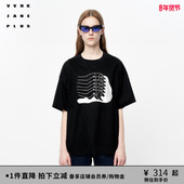 PLUS「JEN VVNK JANE UMAN合作系列」匹马棉印花T恤女J330550301B