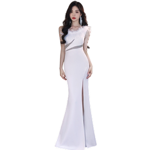 高定年会晚礼服女高级感秋冬季宴会主持人重工高端白色单肩鱼尾裙