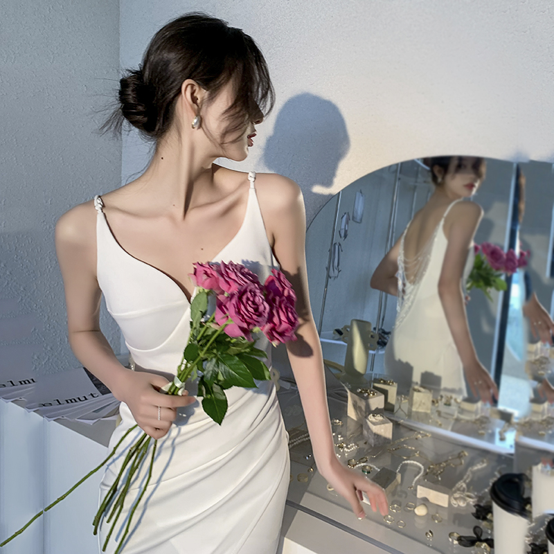鱼尾吊带小众高端轻婚纱晚礼服