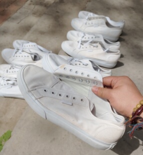 无鞋垫 巨大瑕疵 板鞋 男女鞋 帆布鞋白色 泛黄库存 无鞋垫包邮