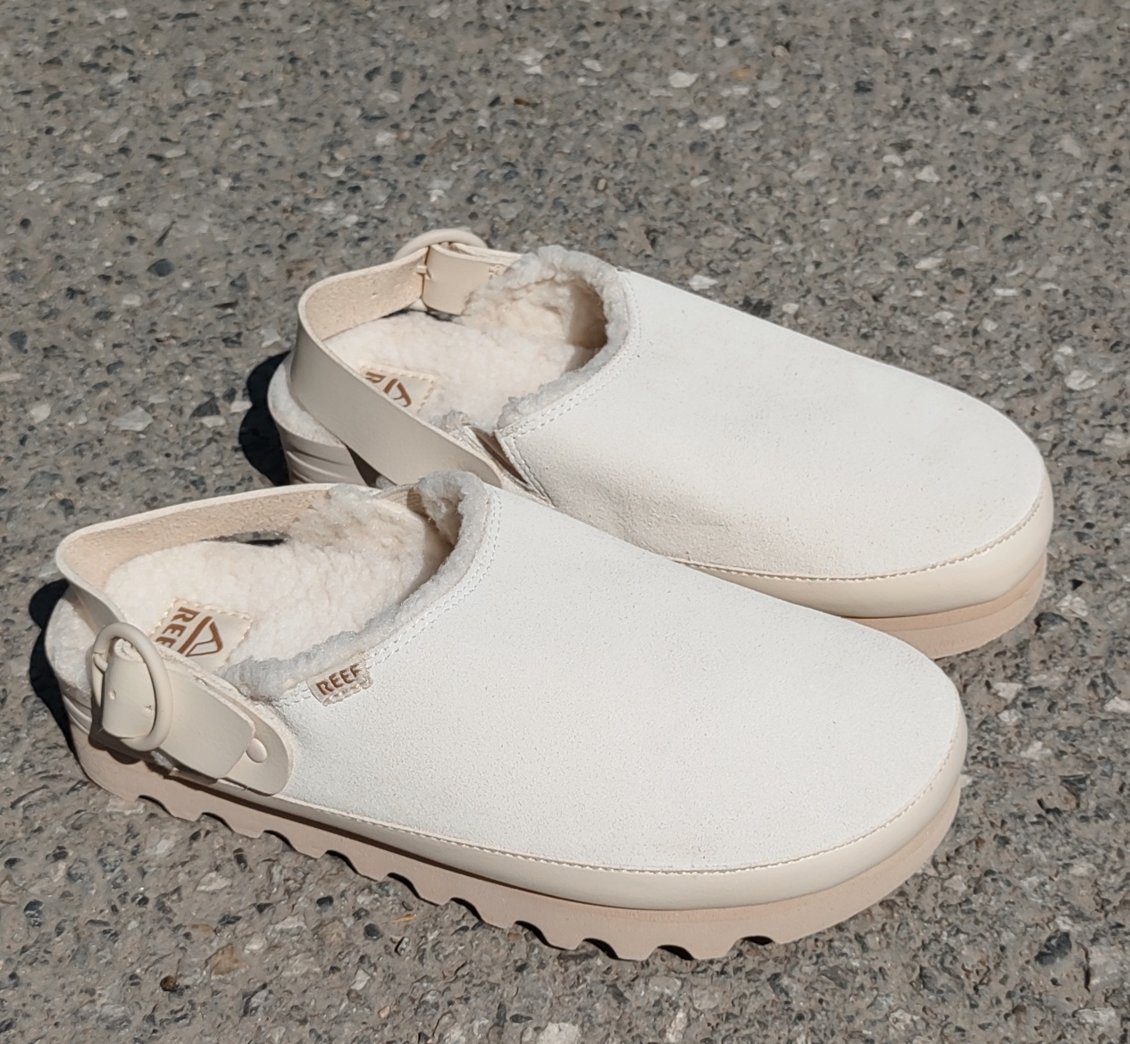 外贸鞋原单库存鞋 包头拖鞋 牛皮加毛款 厚底米白色有色差41+42.5