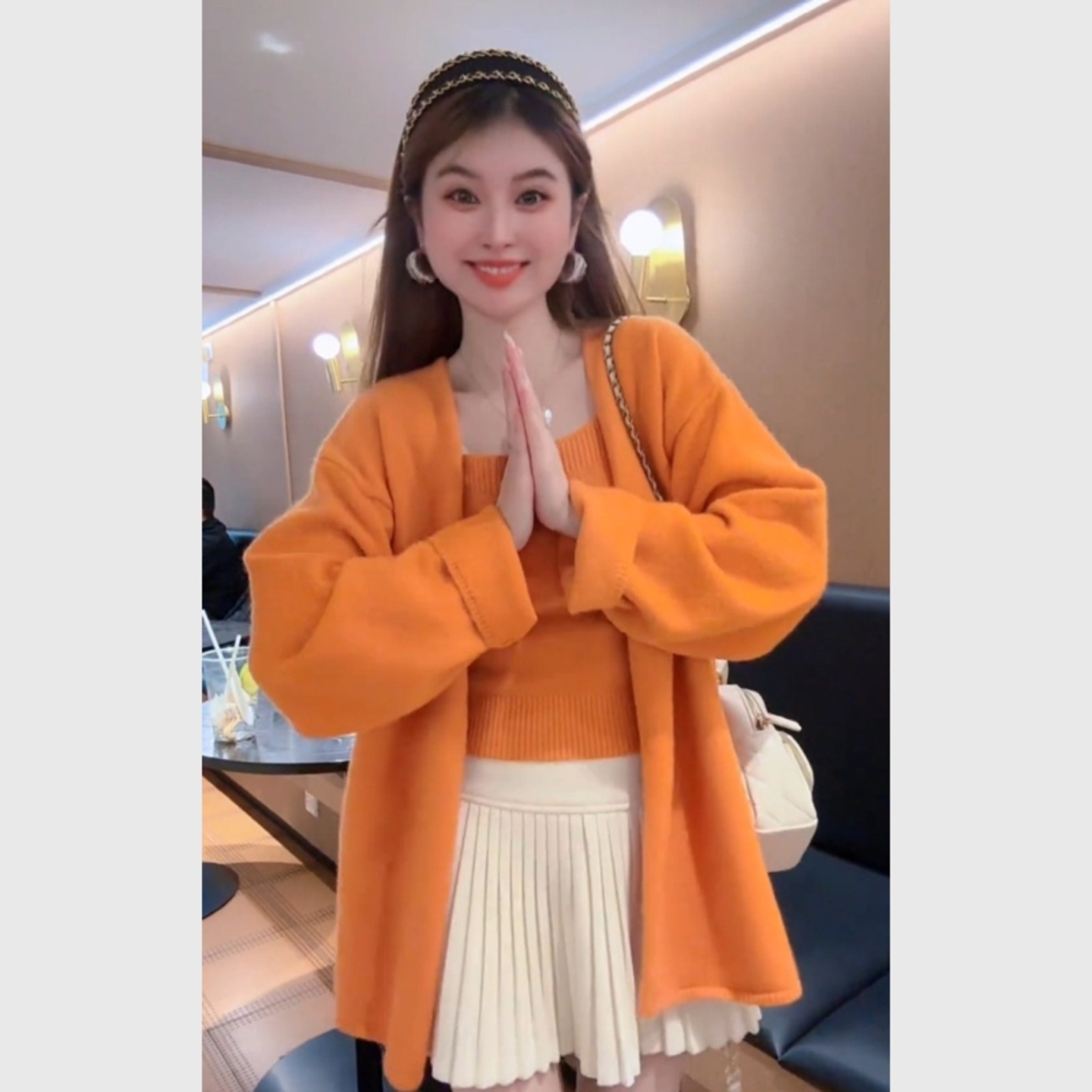 秋日ootd穿搭一整套橘色修身吊带内搭打底衫外搭针织开衫气质套装