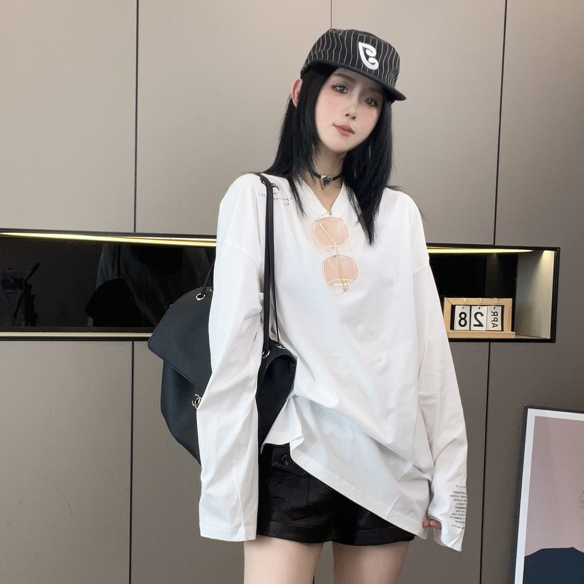 长袖T恤女2026秋季新款撞色拼接刺字母印花中长款打底衫圆领上衣