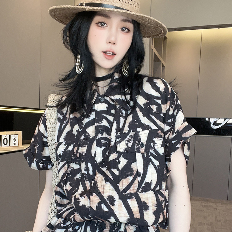 连体短裤女2026春季新款撞色拼接印花连体裤抽绳连衣裤收腰裤子