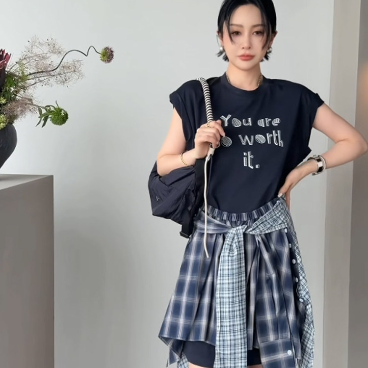 圆领字母短袖T恤格子屁帘半身裙套装两件套女2026夏季新款欧洲站图片