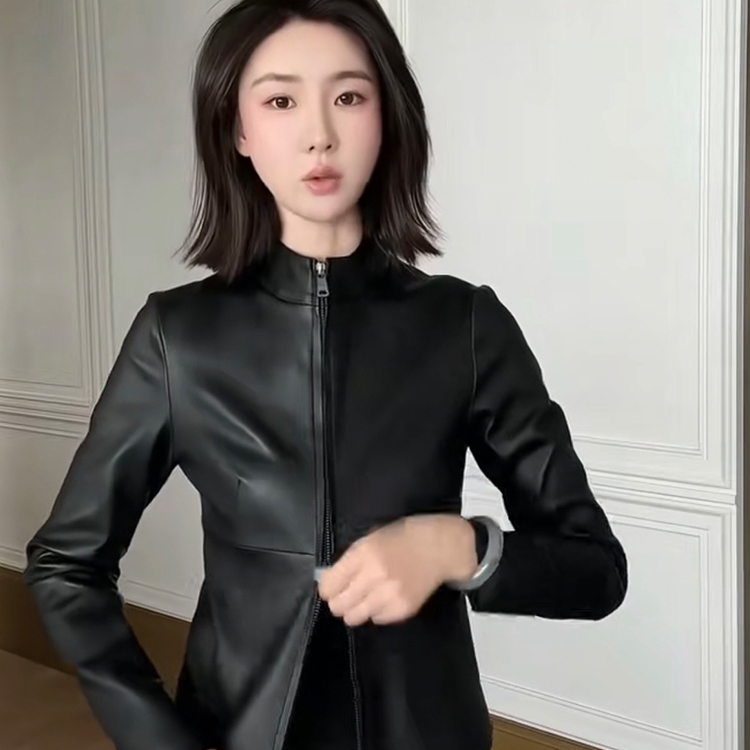 皮衣女2025秋季新款欧洲站高级弹力皮真皮外套纯色绵羊皮长袖上衣