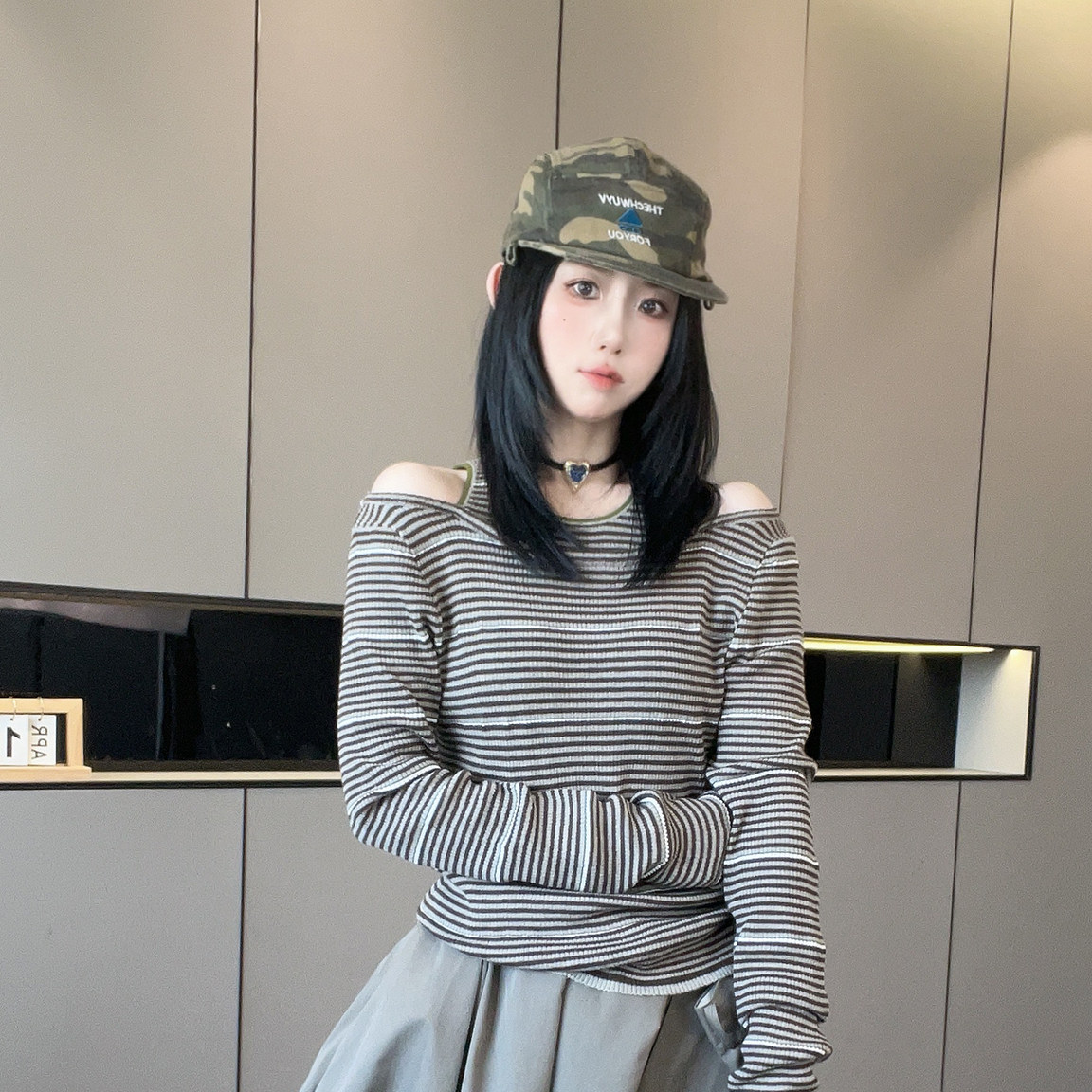 条纹羊毛衫女2026秋季新款欧洲站撞色拼接露肩打底衫圆领长袖上衣