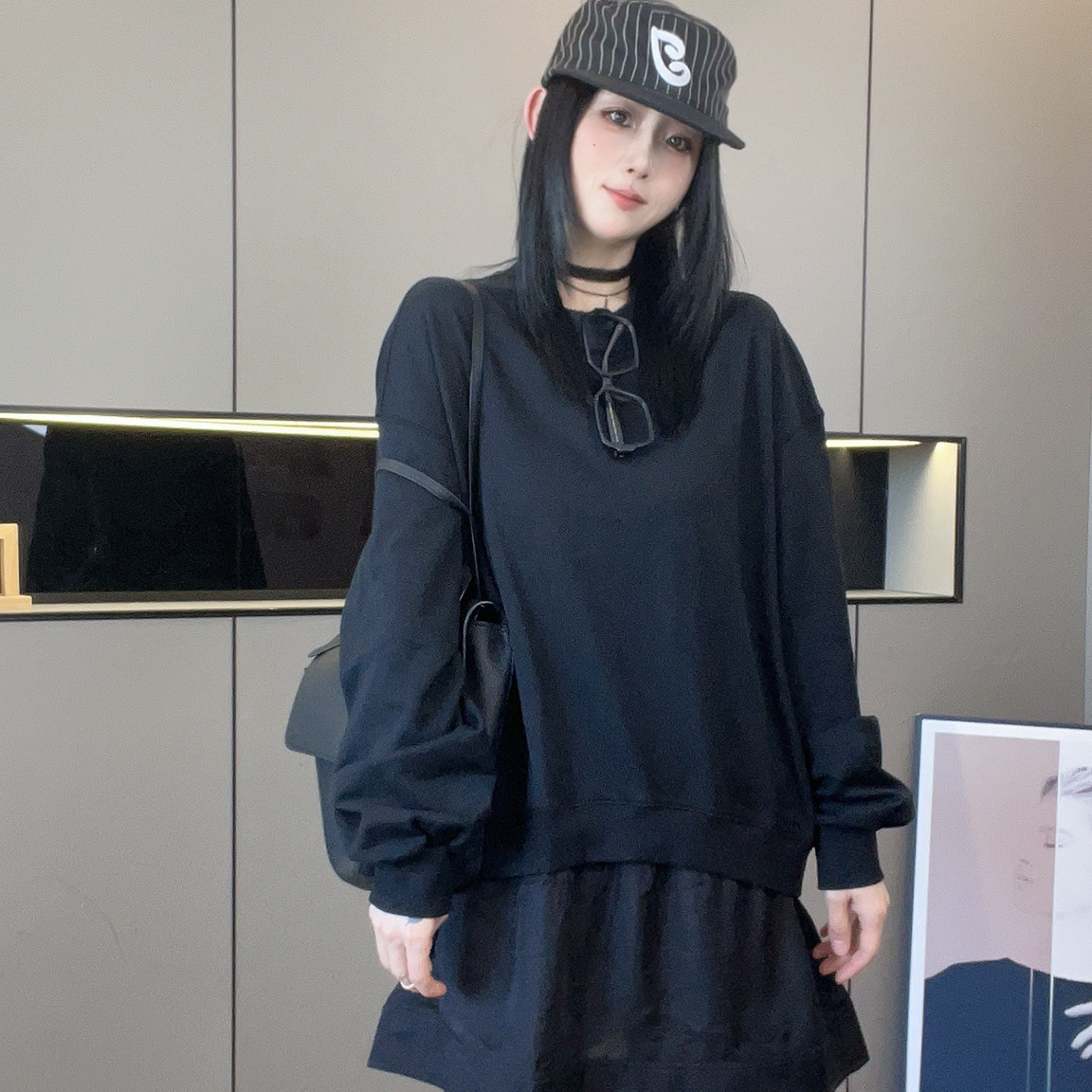 卫衣女2026秋季新款欧洲站设计感中长款拼接下摆纯色圆领长袖上衣
