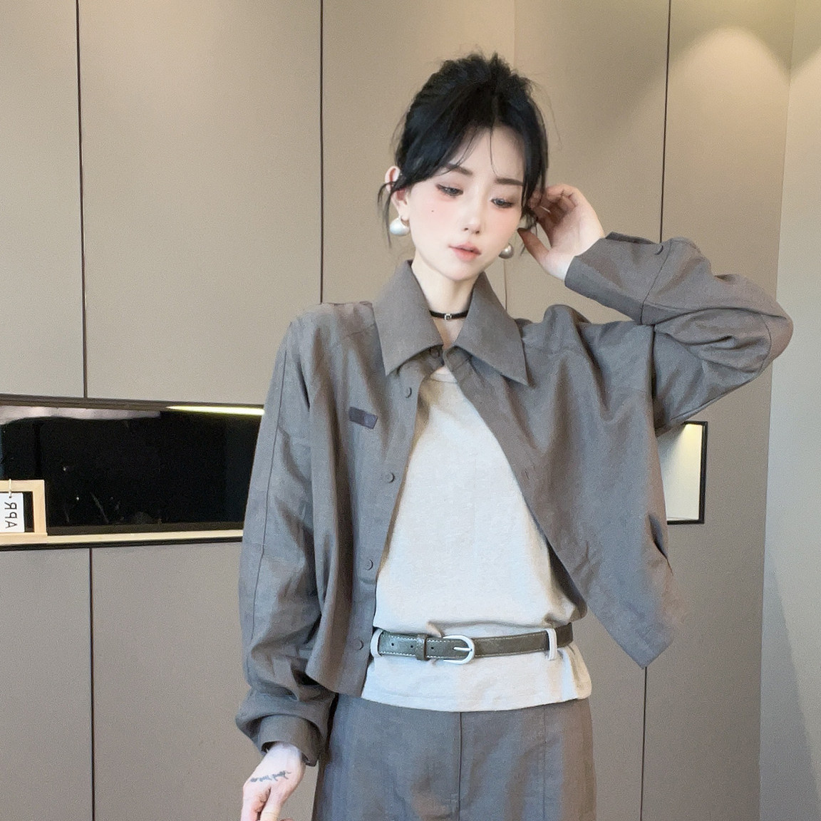 短款长袖衬衫无袖背心高腰直筒阔腿长裤套装三件套女2026秋季新款
