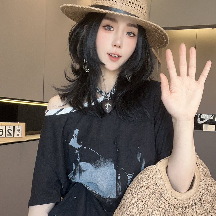 短袖T恤女2026夏季新款时尚撞色拼接图案印花打底衫露肩半袖上衣