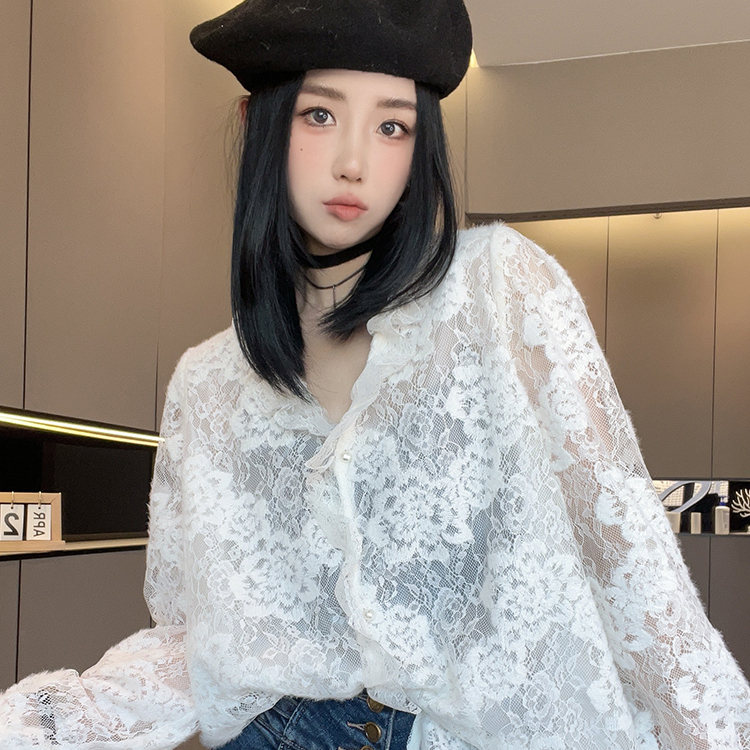 蕾丝衫女2025冬季新款法式纯色蕾丝钩花V领单排扣打底衫长袖上衣