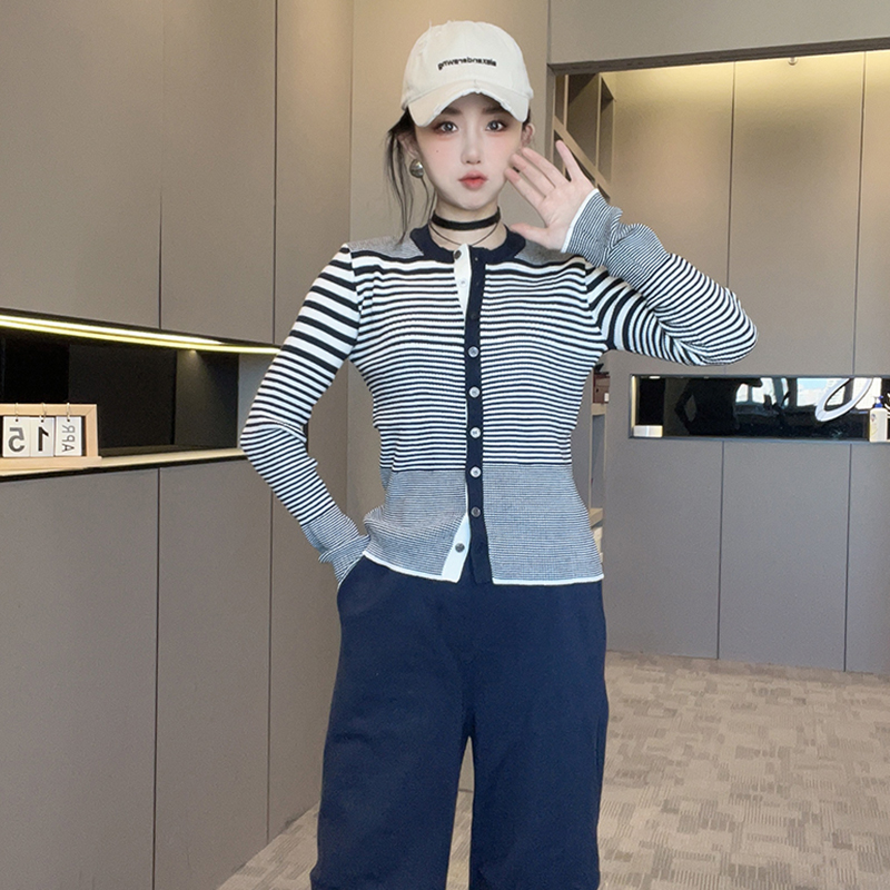 条纹针织衫女2025秋季新款欧洲站圆领长袖毛衣修身显瘦开衫上衣