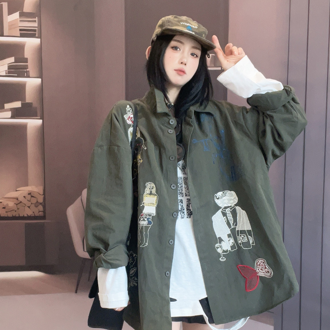 衬衫女2026秋季新款时尚撞色拼接重工刺绣翻领中长款衬衣长袖上衣
