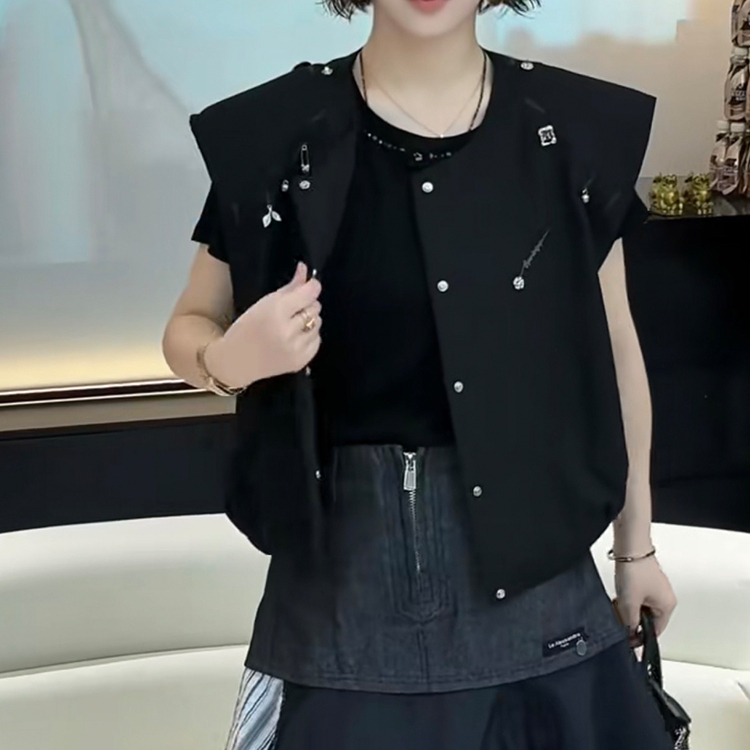 马甲女2025秋季新款欧洲站设计感纯色马夹圆领外套单排扣无袖上衣