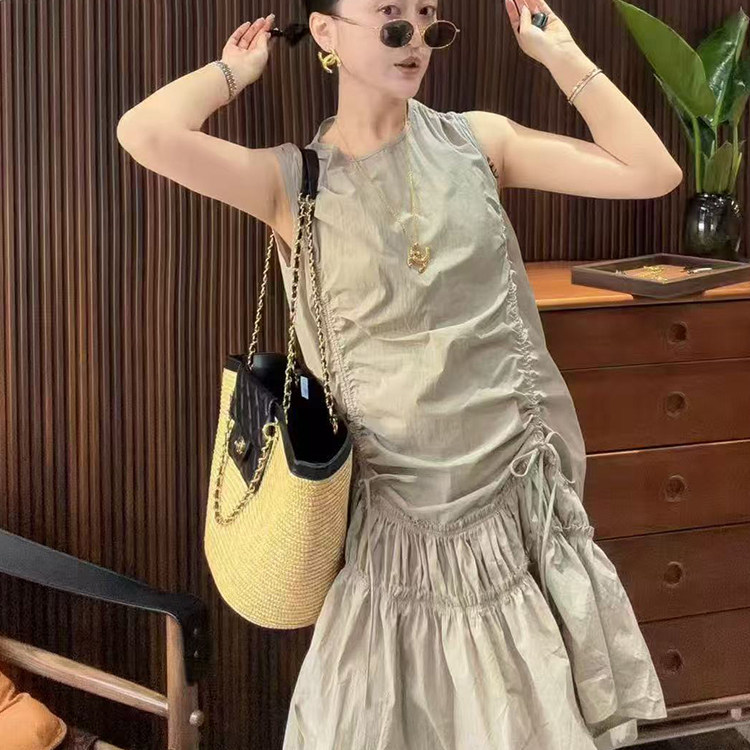 无袖连衣裙女2026夏季新款欧洲站时尚纯色抽绳褶皱背心裙圆领裙子