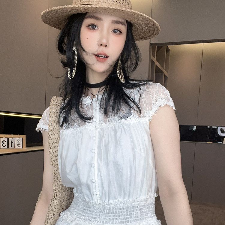 连衣裙女2026春季新款法式时尚蕾丝钩花拼接褶皱收腰长裙圆领裙子