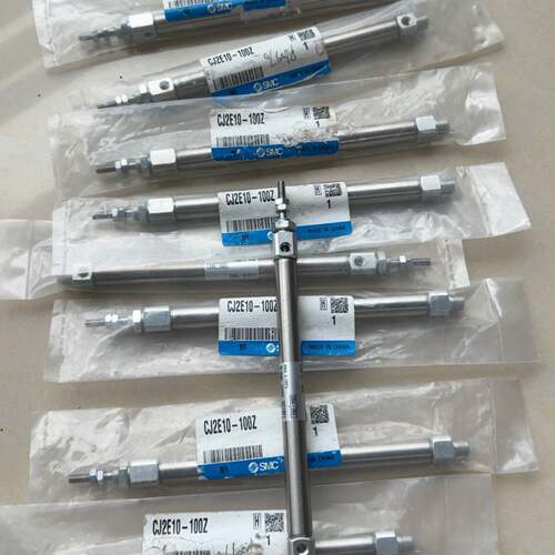 可维修气缸 CJ2E10-100Z，正品，标签有磨损，数议价