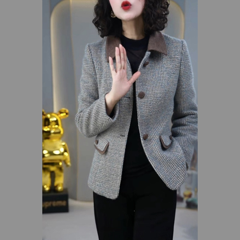 贵妃绒洋气高贵上衣春秋季新款小香风长袖气质时尚小个子短款外套