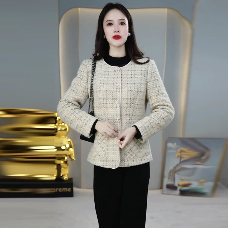 时尚小香风修身短款外套女