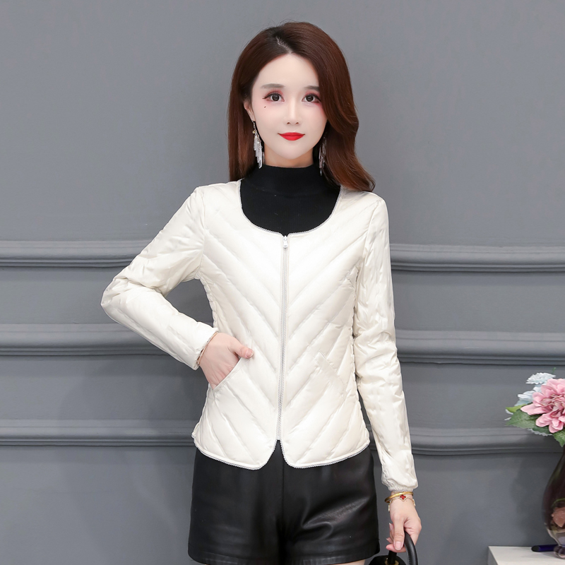 轻薄短款显瘦修身白鸭绒羽绒服