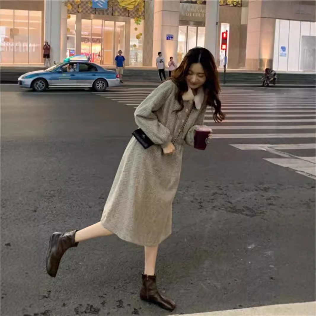 法式复古毛呢翻毛领连衣裙女秋冬季收腰显瘦温柔风a字中长款裙子