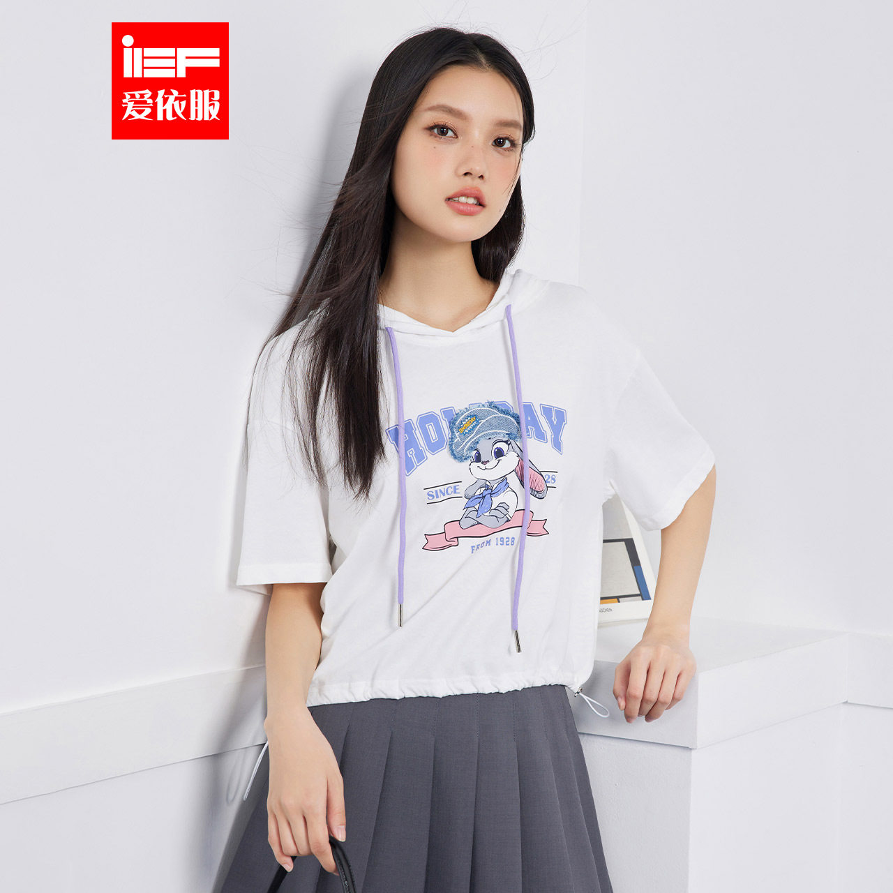 IEF/爱依服上衣2023夏季新款时尚卡通兔子印花休闲减龄连帽卫衣女属于什么档次？