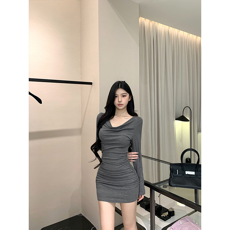 荡领抽褶长袖连衣裙气质修身