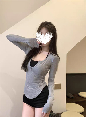 MosesQueen魔西女王纯欲灰色长袖t恤2025秋季新款辣妹V领打底上衣