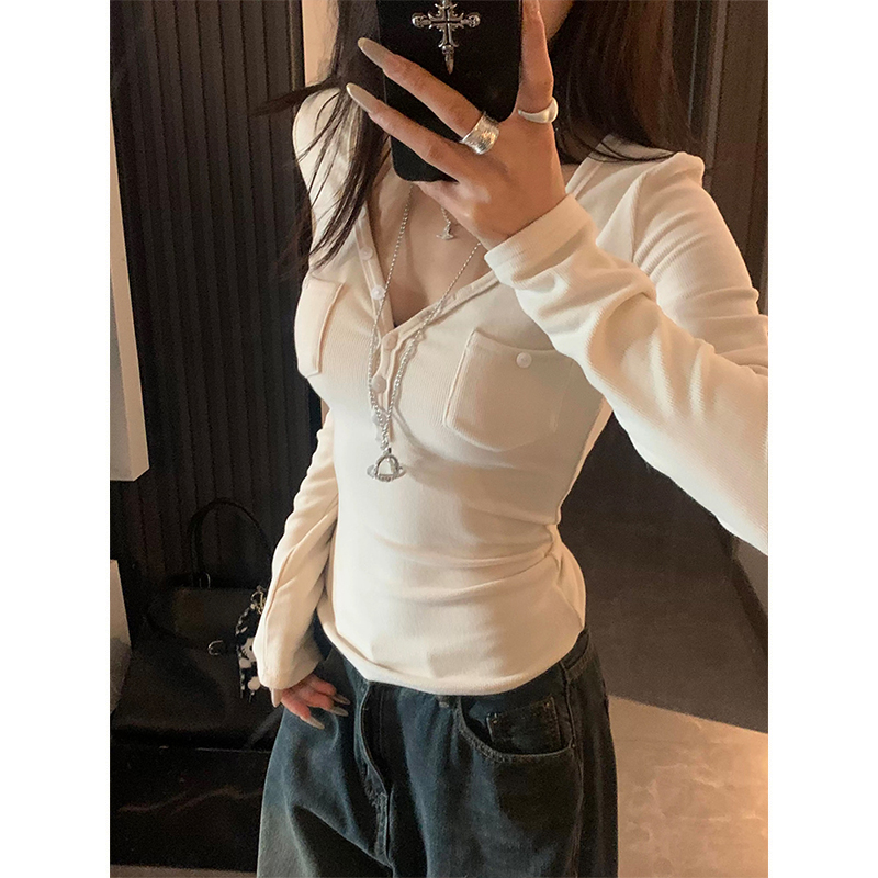 MosesQueen魔西女王美式辣妹杏色V领正肩长袖t恤女修身内搭上衣