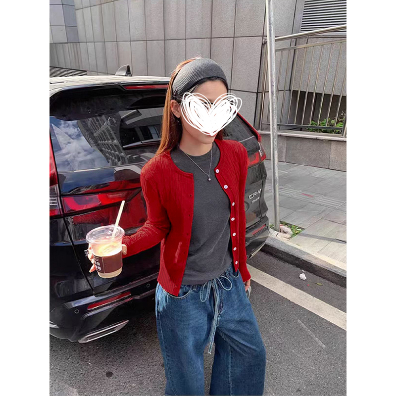 MosesQueen魔西女王圣诞红圆领麻花针织开衫显瘦短款毛衣外套