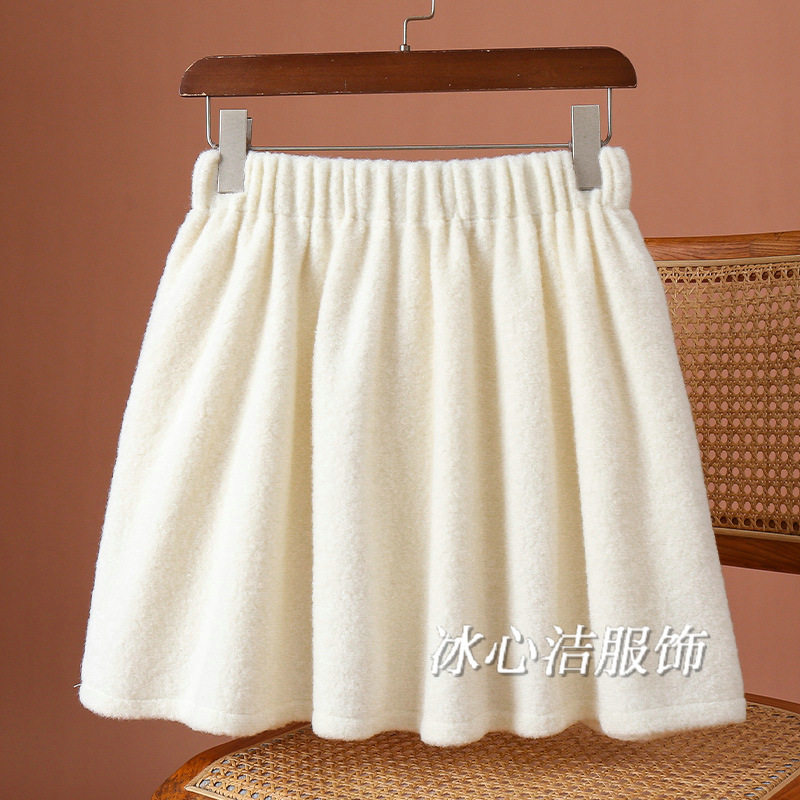 冬季超好看加厚毛呢蓬蓬短裙半身裙女秋冬2025冬天A字裙子配靴子