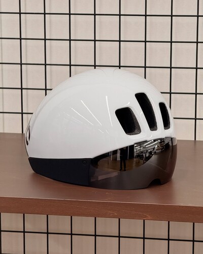 POC Procen Air公路骑行头盔仿计时赛安全帽设计集成磁吸护目镜