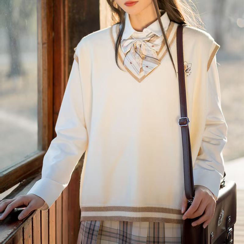 V领套头学院风针织马甲时尚百搭