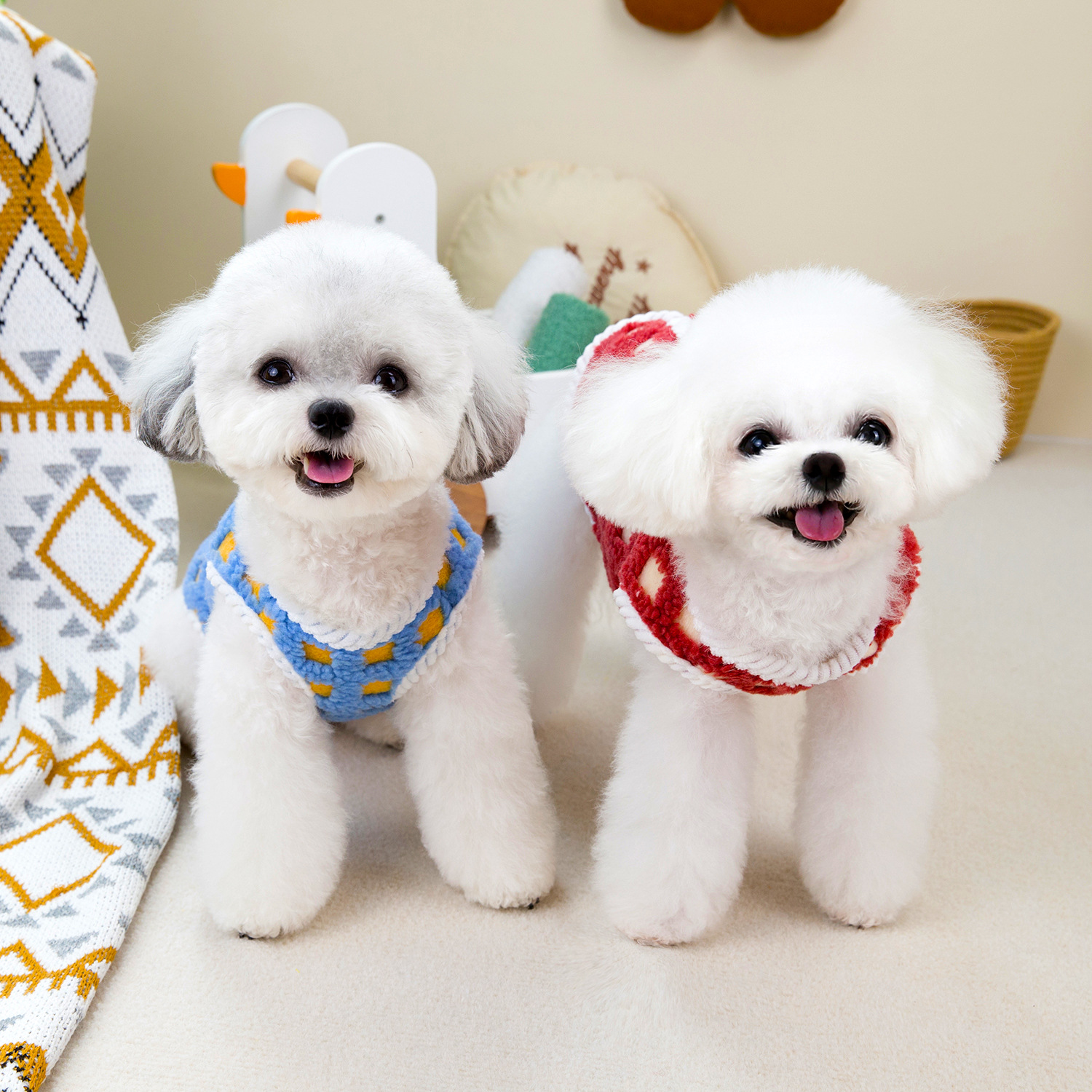 宠物用品狗狗衣服猫咪小型犬厚绒衣舒适24立体格子绒背心