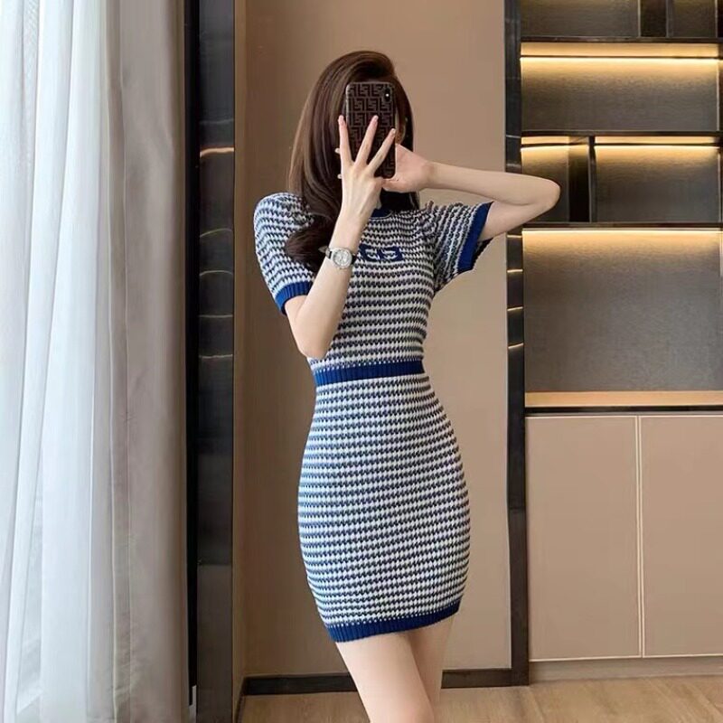 法式小香风温柔风长袖小个子针织连衣裙秋冬修身显瘦包臀一步裙子