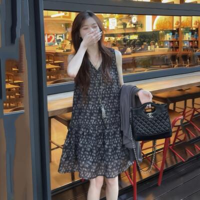 法式覆古碎花V领无袖洋装