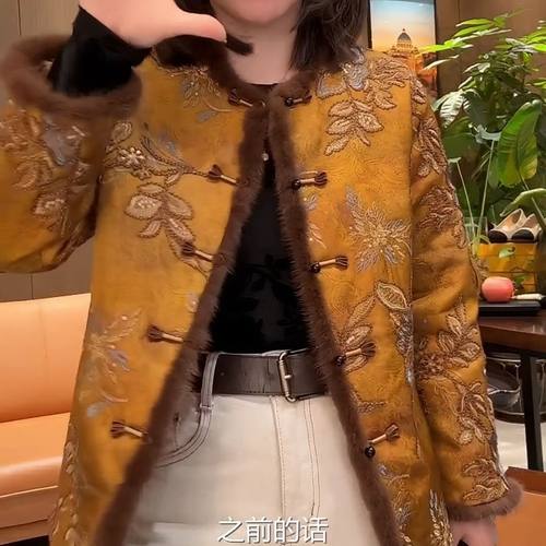 2025年秋冬网红新款新中式棉服女国风复古重工拼毛边加厚棉外套