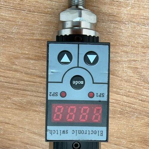 议价FPC1400-B-49-0000-40MPa-DC24V 智能数显压力开关维修