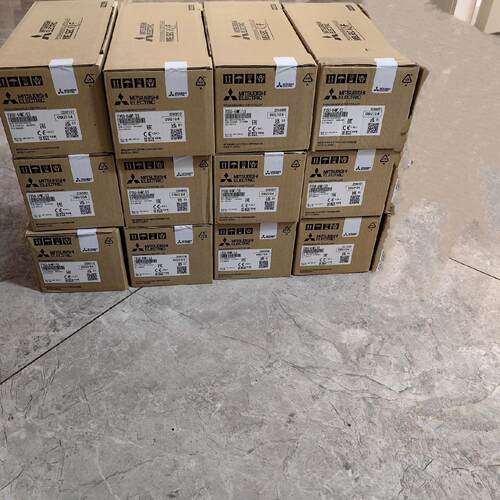 议价FX5U-64MT/ES 可编程控制器 序列号一致 22年23年产品维修