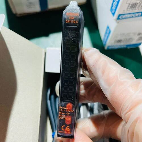 议价E3X-DA11TG-S光纤放大器工控自动化传感元件维修