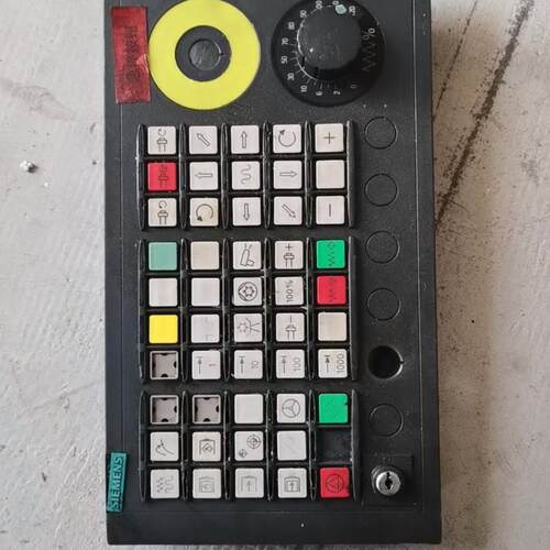 议价6FC5303-0AF23-0AA1 MCP310CPN 机床数控操作面板维修