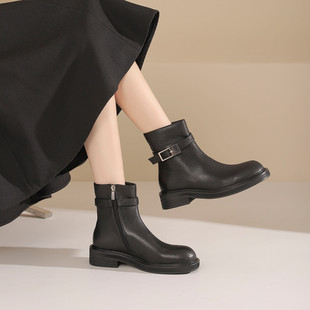 westory2025冬季新款高级感皮带扣时装靴百搭休闲皮质短靴女84761